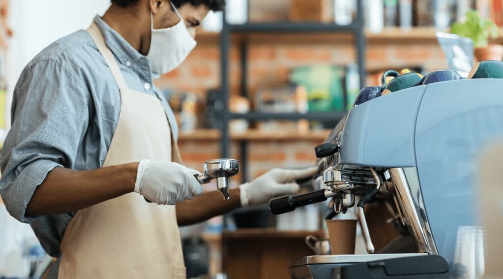 Imagem mostra máquina de fazer café.